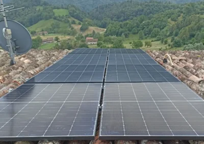 Installazione fotovoltaico baita Mura